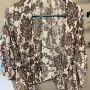 Universal Thread Kimono